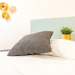 Gabi Spacious Design Apartment