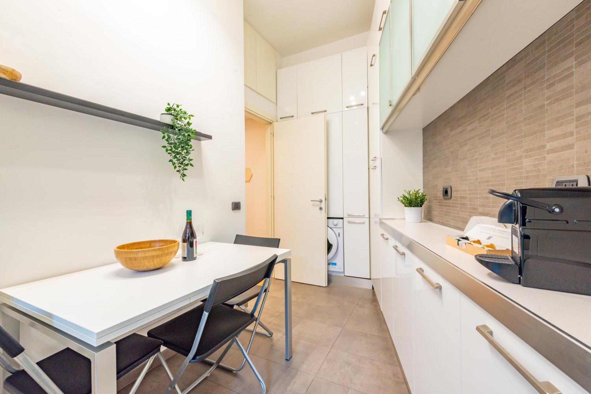 Gabi Spacious Design Rom