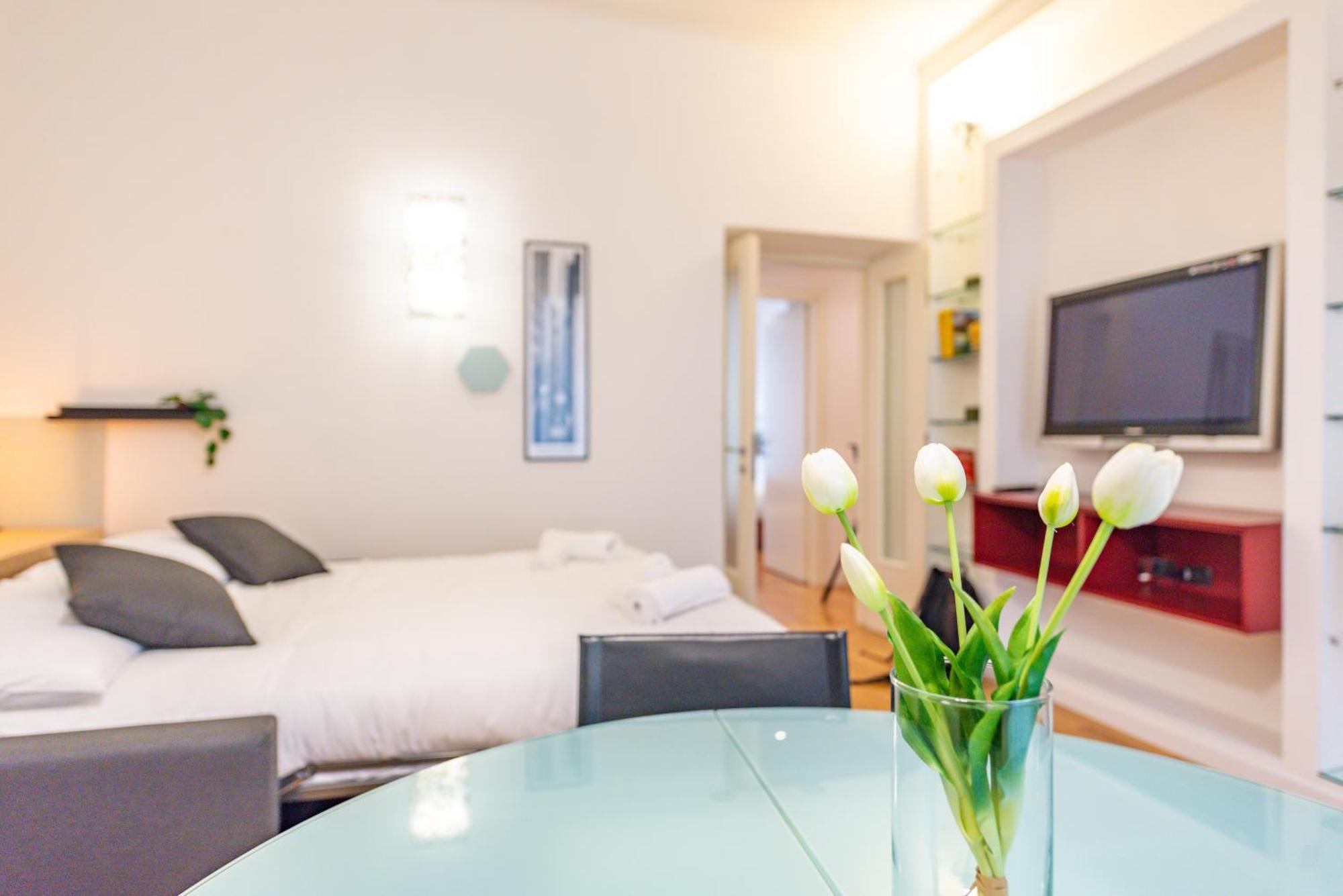 Gabi Spacious Design Rom
